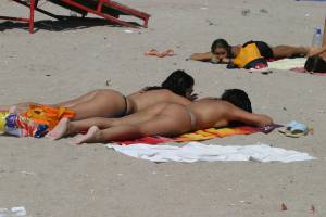 Beach Voyeur & Topless (45 Pics)-g7ae4qif0q.jpg