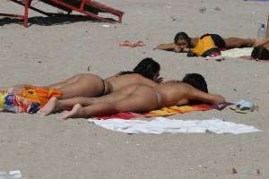 Beach Voyeur & Topless (45 Pics) g7ae4qif0q