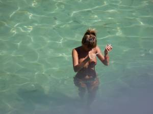 Beach Voyeur - A Girl With A Sexy Tattoo 47ae4r0knw