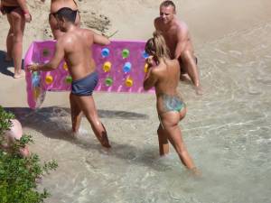 Beach Voyeur - A Girl With A Sexy Tattoo j7ae4r3smr