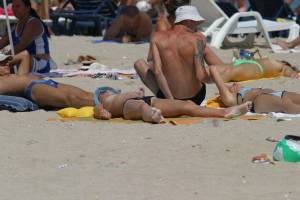 Beach Voyeur & Topless (45 Pics)-z7ae4raj6s.jpg