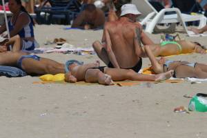 Beach Voyeur & Topless (45 Pics) z7ae4raj6s