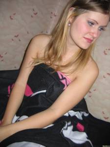 Sweet young girl naked for Boyfriend x 142 b7afgqlihk