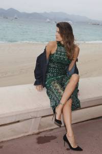 Isabeli Fontana â€“ Pantyless Upskirt in Cannes-t7agxota2t.jpg