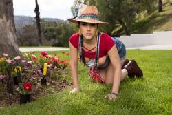  Valentina Nappi Gardening Hoe 111x 4740x3163-57a0i9aqa5.jpg