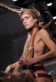 Fashion Model_ Alice Dellal 17ahvwdit0