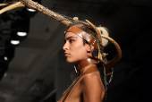 Fashion Model_ Alice Dellal m7ahvvmbuu