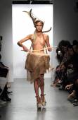 Fashion Model_ Alice Dellal s7ahvv6rhm