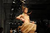 Fashion Model_ Alice Dellal i7ahvwc2d7