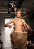 Fashion Model_ Alice Dellal 27ahvvp3p0