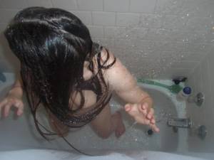 Two young girls, posing and Shower x 97 o7a032t2eg