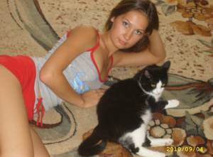 Young kitty shows off her naked body k7a03kb3cp