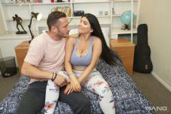  Romi Rain Has An International Fancy - 97x 07a2nn5eih