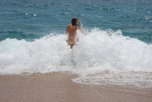 Blonde chick on vacation x59 y7a223fk47