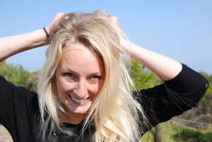 Blonde chick on vacation x59 w7a222bwrp