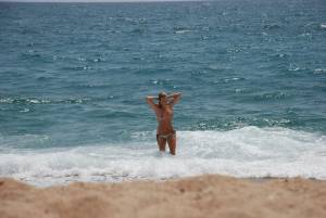 Blonde chick on vacation x59 m7a2230kcy
