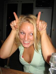 Blonde chick on vacation x59 a7a222hkds