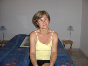 Sexy Blond Mom Poser x31 a7a2518z60