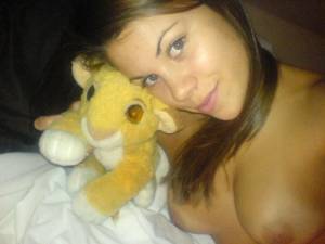 Sexy brunette posing and pleasuring herself x39 p7a2xe7zzw