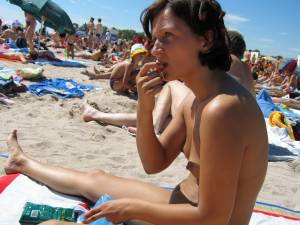 Sexy brunette Summer Vacation x112 y7a3c2pcu1