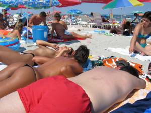 Sexy brunette Summer Vacation x112 x7a3c0qhwt