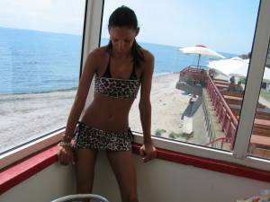 Sexy brunette Summer Vacation x112 s7a3c313gx