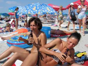 Sexy brunette Summer Vacation x112 p7a3c0l02e