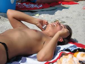 Sexy brunette Summer Vacation x112 r7a3c0v20h