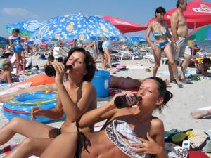 Sexy brunette Summer Vacation x112 77a3c0jifi