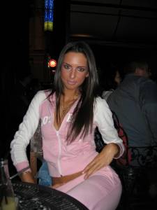 Sexy brunette Summer Vacation x112 t7a3c37640