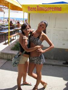 Sexy brunette Summer Vacation x112 c7a3c09sf6