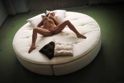 Joy Lamore Round Bed - 123 pictures - 6000px x7a4j5v221