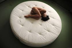 Joy Lamore Round Bed - 123 pictures - 6000px a7a4j64ndz