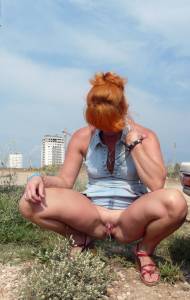 Sexy mom outdoors peeing and flashing x48 67a4w26jvl