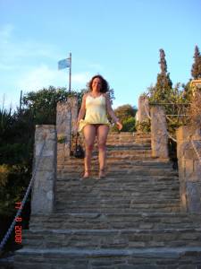 Mature loves to be naked x44 p7a60m1r0b