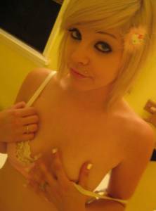 Smoking hottie in the bathtub x60 g7a6s1mfzy