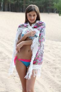 Melena XXX Beach f7a76oemvy
