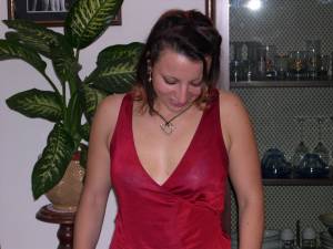 An Amateur MILF Mom x43 67a9b9r05v
