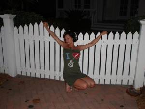 Brunette Chick Shows Off Her Great Body x37 z7a9jqm5ic