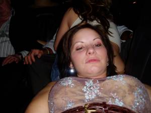 Brunette Chick Shows Off Her Great Body x37 v7a9jri6ss