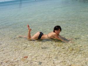 Brunette Chick Shows Off Her Great Body x37 j7a9jqsm0w
