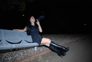 Brunette whore peeing on the street x33 27a9n7mhes