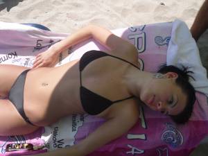 Bikini candid girl at beach x61-17ajwvdtb3.jpg
