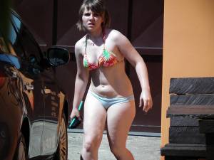 Bikini Car Wash 07ao67pu0y