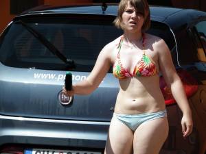 Bikini Car Wash d7ao67qiiq
