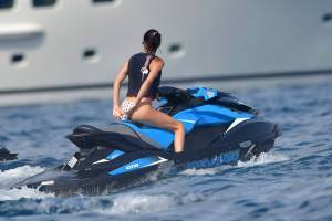 Picture of the Day!  Kendall Jenner Oops!-l7ao6vhq3z.jpg
