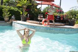Skylar Snow No Splashing 195x 2495x1663 z7aqvxrn7r