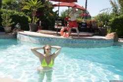 Skylar Snow No Splashing 195x 2495x1663 x7aqvxpwb1