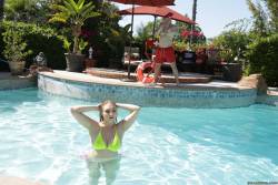 Skylar Snow No Splashing 195x 2495x1663 d7aqvxo2cd