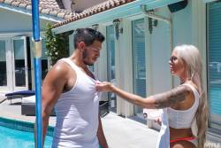 Nina Elle Pool Guy MILF Pussy Poke - 1000px - 116X l7atg7rhst